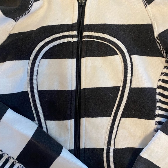 Classic lululemon scuba full zip hoodie - Picture 3 of 5